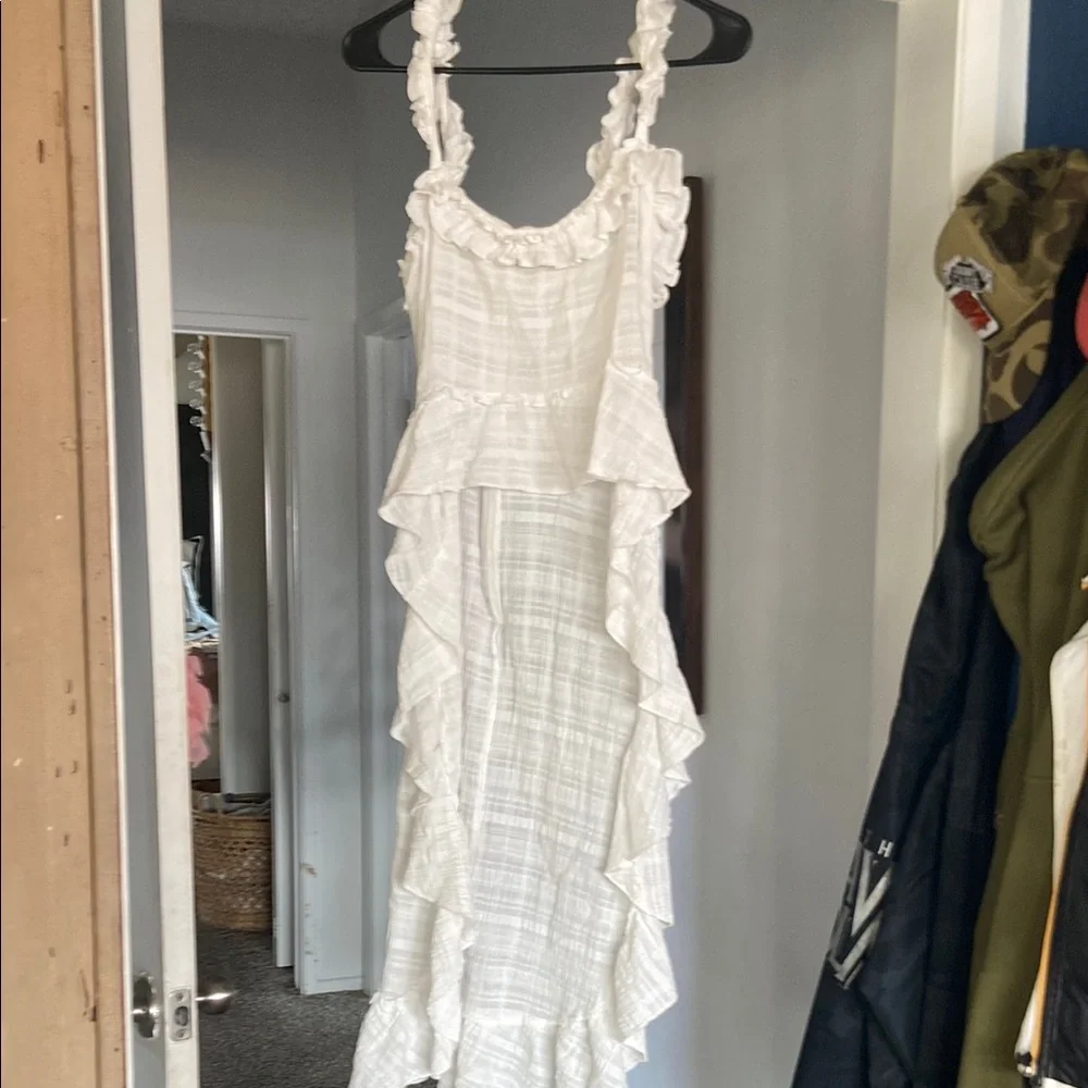 Boho White Ruffled top - Picture 1 of 5